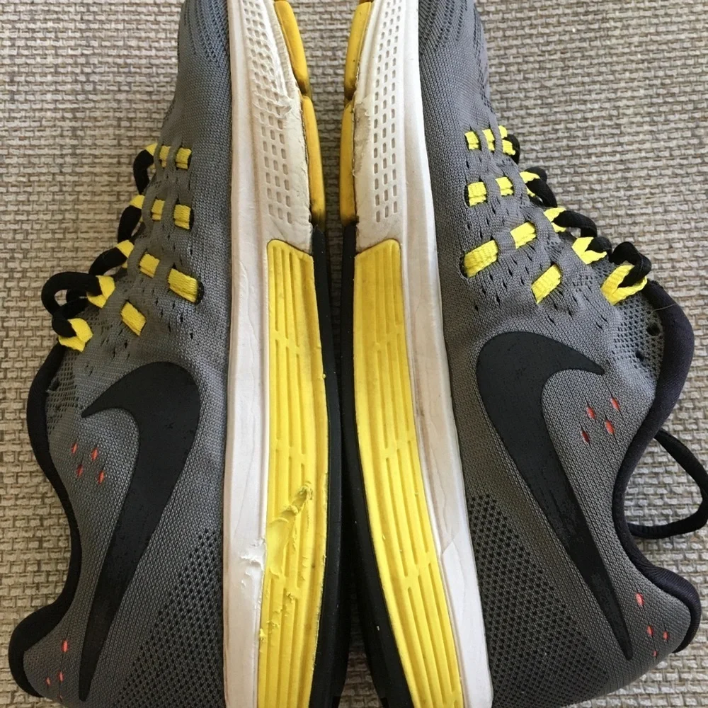 nike zoom Vomero Women Size 7